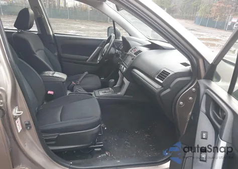 2016 Subaru Forester 2.5I z USA, uszkodzony, nr VIN JF2SJABC5GH483985